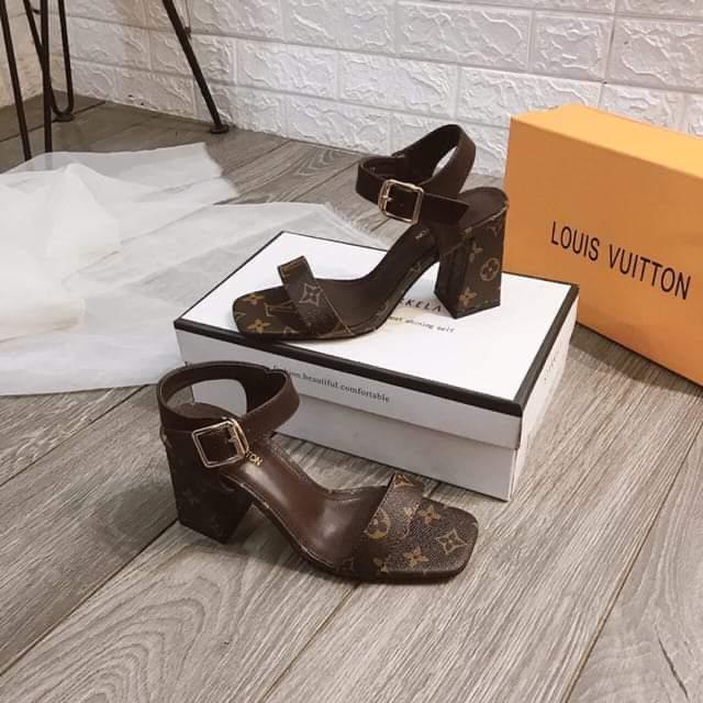 LV Louis Vuitton Heels with Original Box